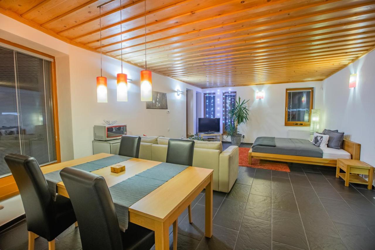 Liptovský Mikuláš Bungalov Komfort מראה חיצוני תמונה
