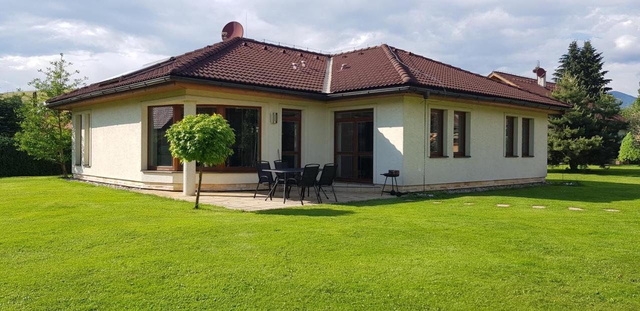 Liptovský Mikuláš Bungalov Komfort מראה חיצוני תמונה